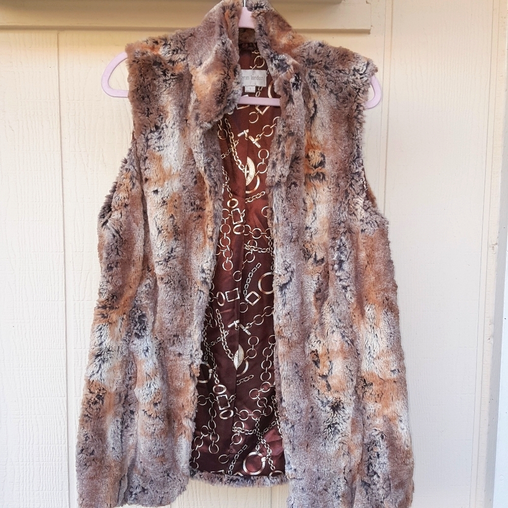 🔥LAST CHANCE!! DONATING!!🔥 L ERIN LONDON BROWN & TAN FAUX LEATHER PELT VEST